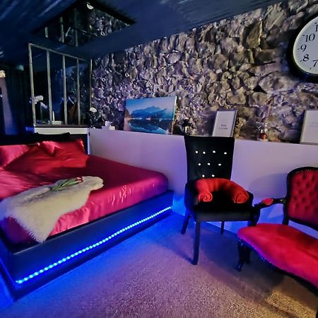Sweet Loft Grenoble-Love Room Avec Jacuzzi & Sauna מראה חיצוני תמונה