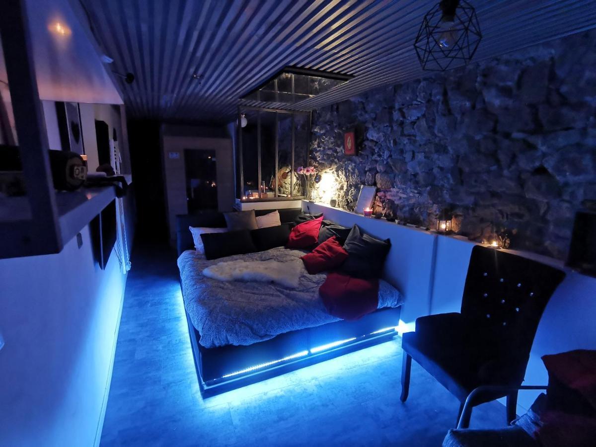 Sweet Loft Grenoble-Love Room Avec Jacuzzi & Sauna מראה חיצוני תמונה