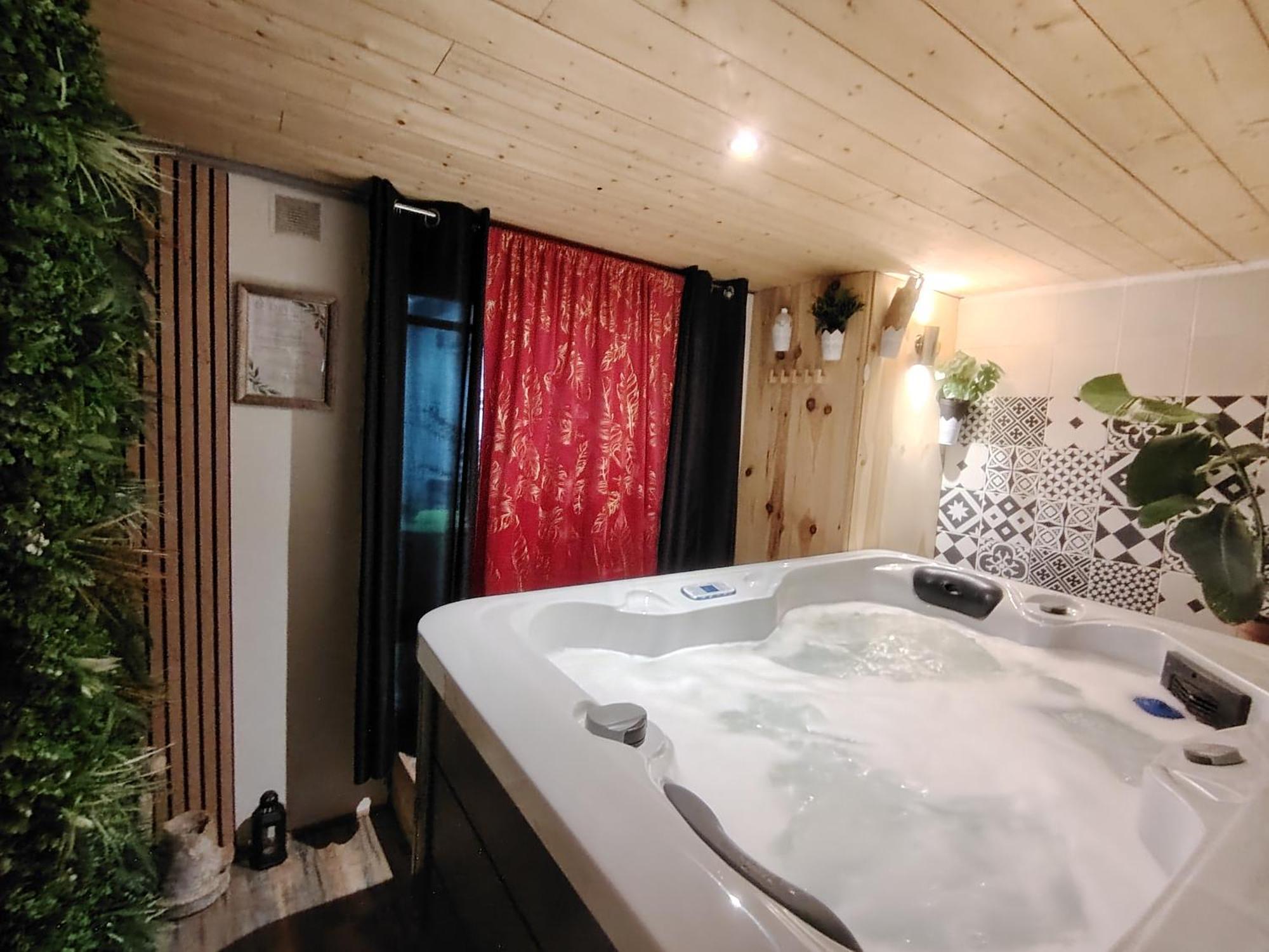 Sweet Loft Grenoble-Love Room Avec Jacuzzi & Sauna מראה חיצוני תמונה