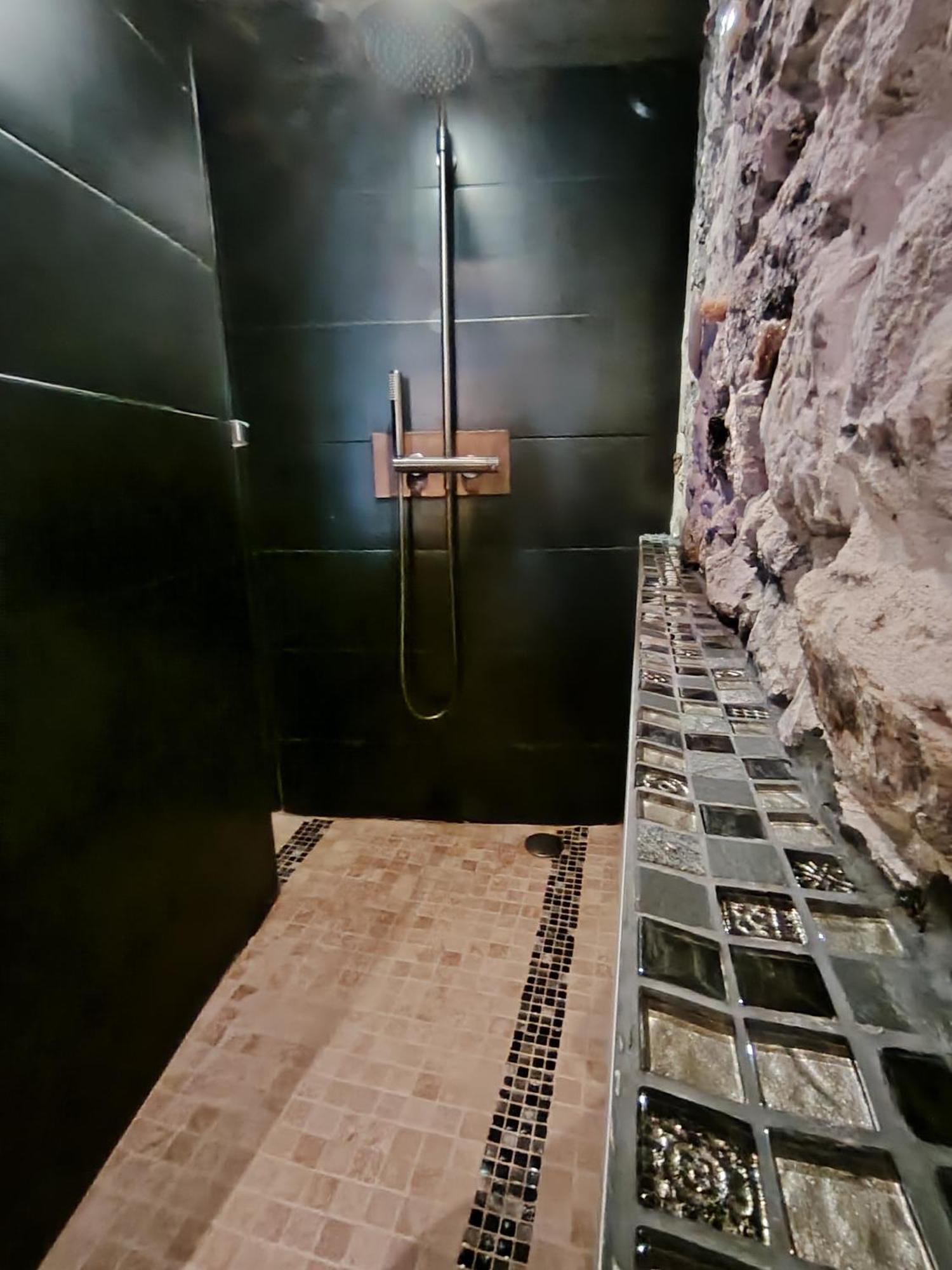 Sweet Loft Grenoble-Love Room Avec Jacuzzi & Sauna מראה חיצוני תמונה